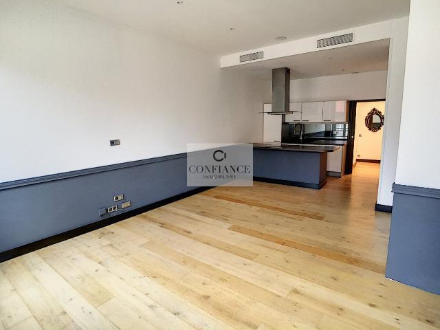 Location Appartement Rue Paradis, Nice