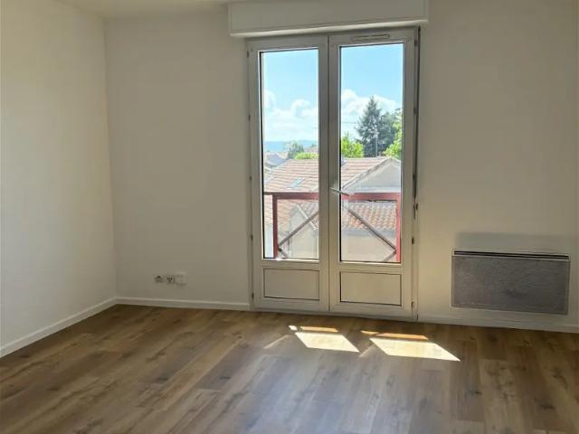 Location Appartement Rue Parmentier, Feurs