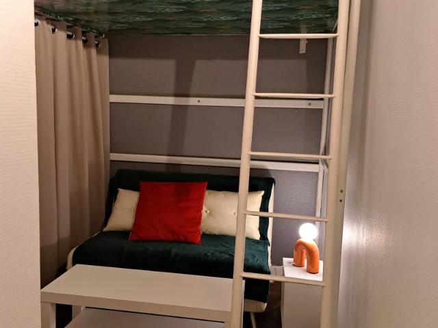 Location Appartement Rue Petitot, Paris