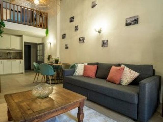Location Appartement Rue Pélisserie, Uzès