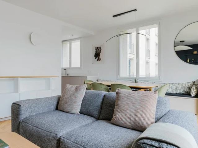 Location Appartement Rue Philibert Delorme, Paris