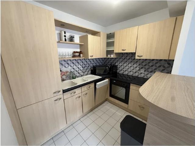 Location Appartement Rue Philippe Laurent Roland, Lille