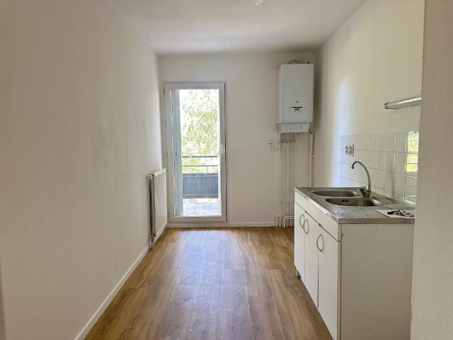 Location Appartement Rue Pierre Mendès France, Fures