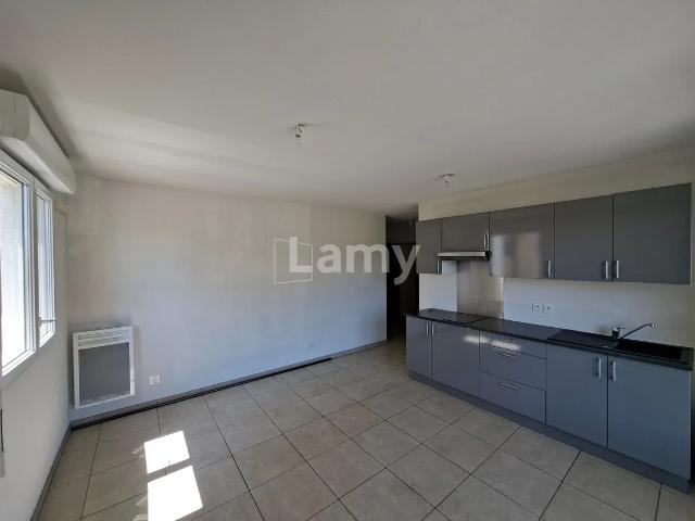 Location Appartement Rue Pierre Barelli, Nice