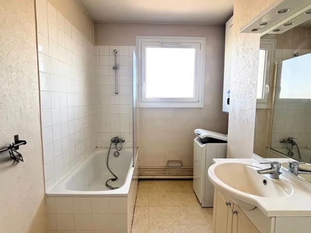 Location Appartement Rue Pierre de Coubertin, Alençon