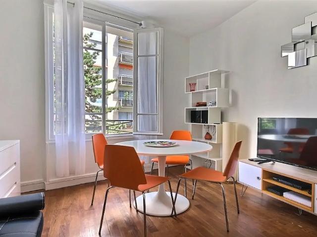 Location Appartement Rue Pierre Demours, Paris