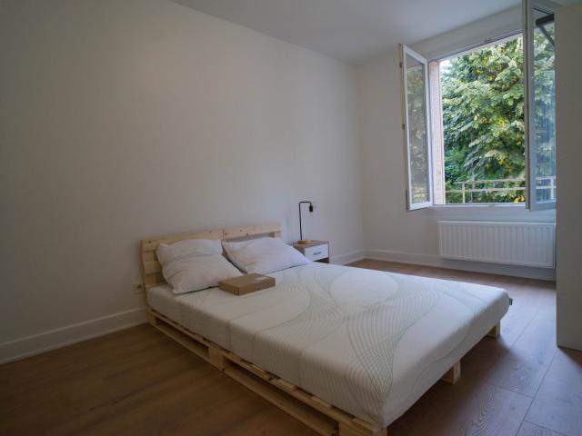 Location Appartement Rue Pierre et Marie Curie, Chambéry