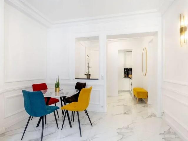 Location Appartement Rue Quentin Bauchart, Paris
