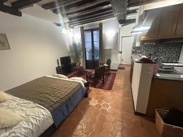 Location Appartement Rue Quincampoix, Paris