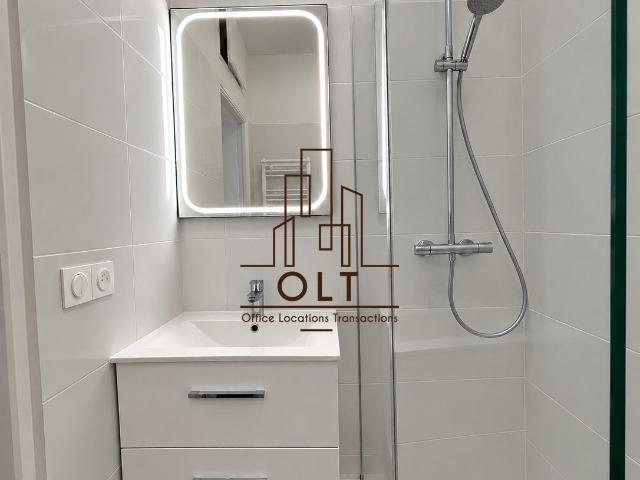 Location Appartement Rue Rouget de Lisle, Suresnes