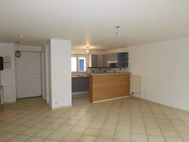 Location Appartement Rue Robert Schuman, Bussy Saint Georges