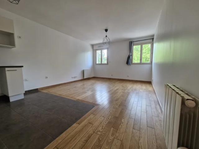 Location Appartement Rue Robert Schuman, Villiers sur Marne