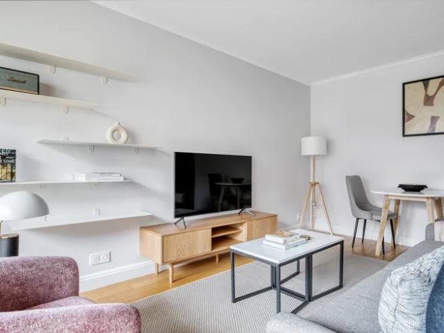 Location Appartement Rue Roger Bacon, Paris