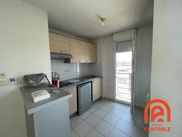 Location Appartement Rue Roger Salengro, Vénissieux