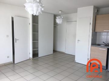 Location Appartement Rue Roger Salengro, Vénissieux