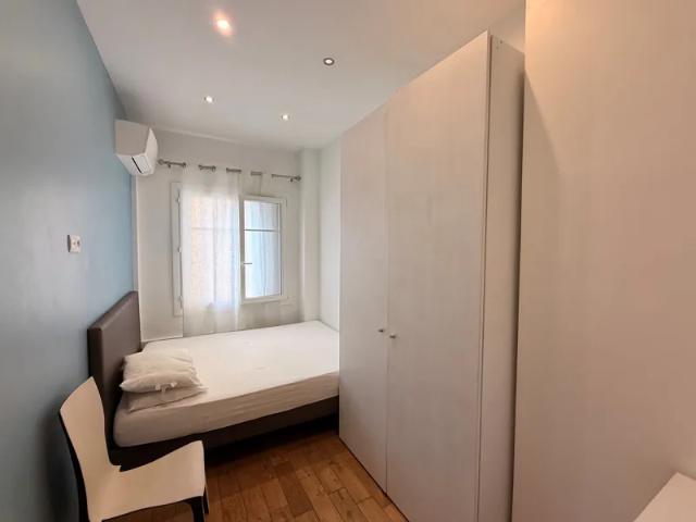 Location Appartement Rue Raymond Poincaré, Nice