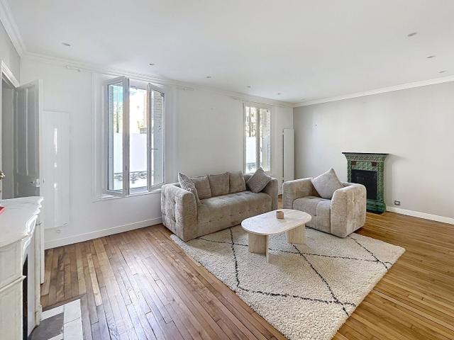 Location Appartement Rue Raymond Ridel, Courbevoie