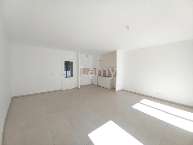 Location Appartement Rue Rabbatu, Marseille