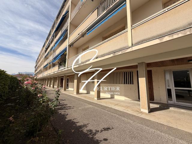Location Appartement Rue Rabelais, Eybens
