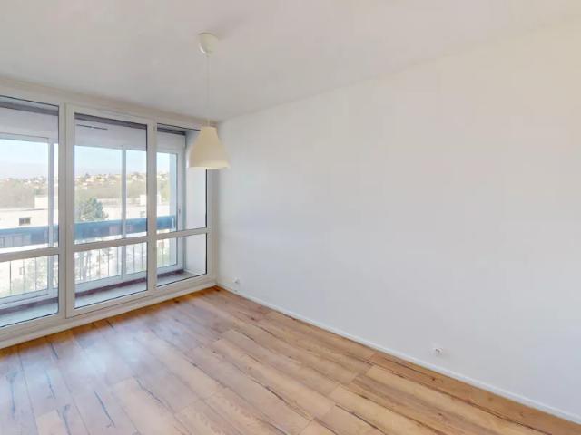 Location Appartement Rue Raoul Follereau, Saint Étienne