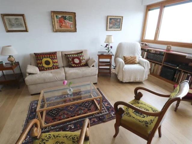 Location Appartement Rue Rébeval, Paris