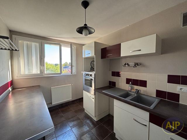 Location Appartement Rue René Descartes, Ciran