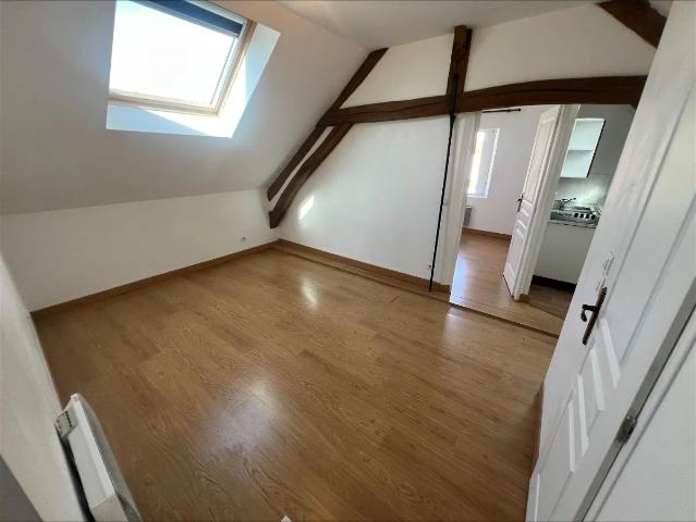 Location Appartement Rue René et Jean Lefèvre, Pierres