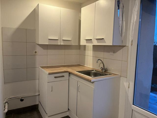 Location Appartement Rue René Richard, Janville