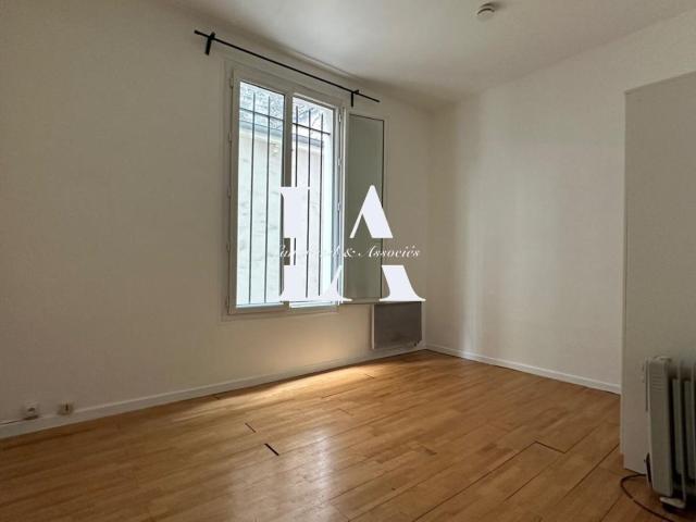 Location Appartement Rue Rennequin, Paris