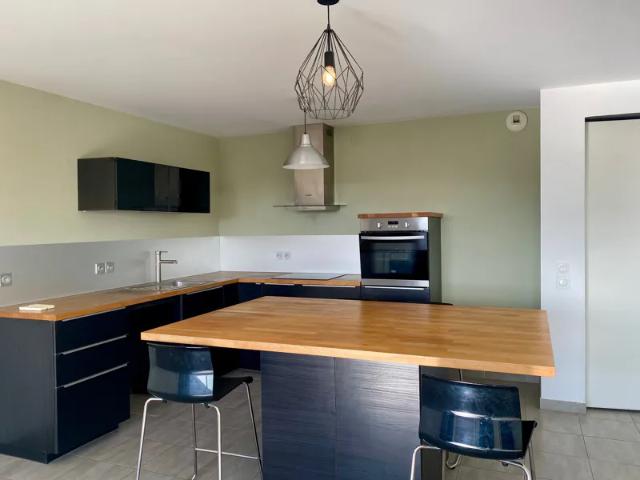 Location Appartement Rue Résini, Pertuis