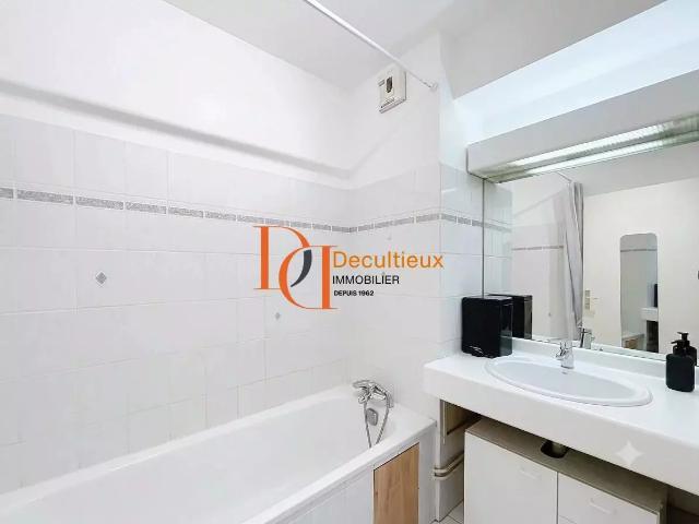 Location Appartement Rue Rhonat, Villeurbanne