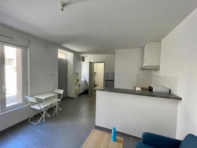 Location Appartement Rue Richelieu, Nîmes