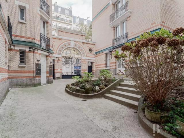 Location Appartement Rue Taine, Paris