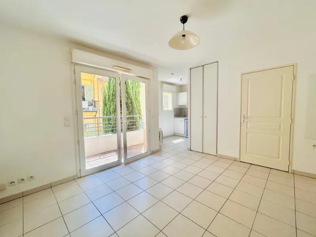Location Appartement Rue Thaon de Revel, Nice