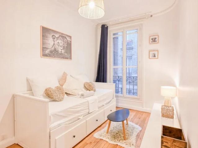 Location Appartement Rue Traversière, Paris
