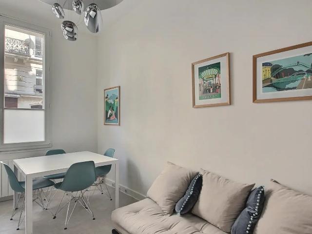 Location Appartement Rue Treilhard, Paris