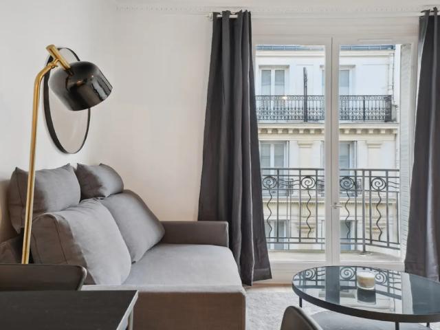 Location Appartement Rue Troyon, Paris