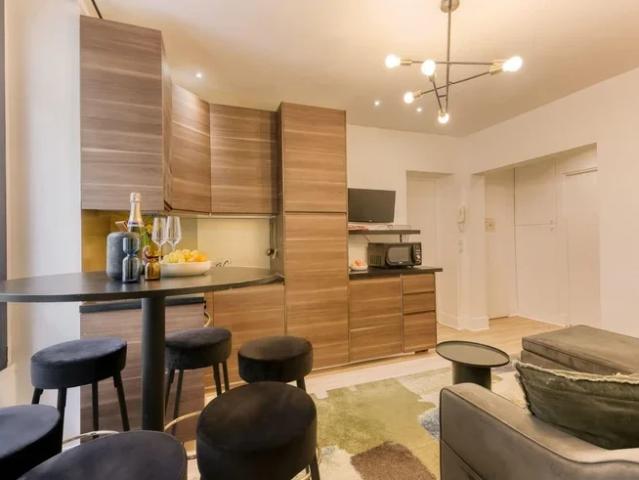 Location Appartement Rue Troyon, Paris