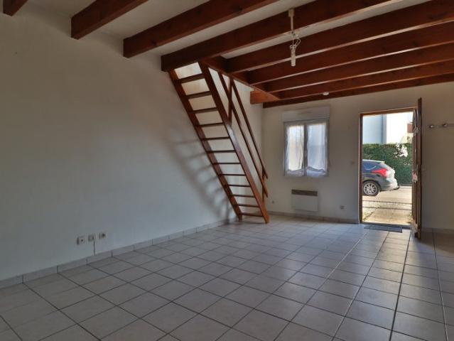 Location Appartement Rue Voltaire, Saint Julien les Villas