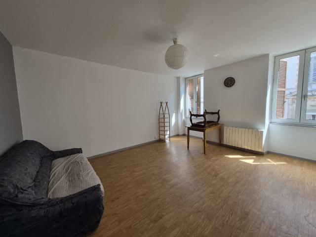 Location Appartement Rue Vaubertrand, Condrieu