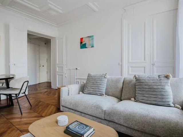 Location Appartement Rue Vauquelin, Paris