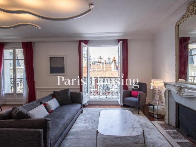 Location Appartement Rue Vital, Paris