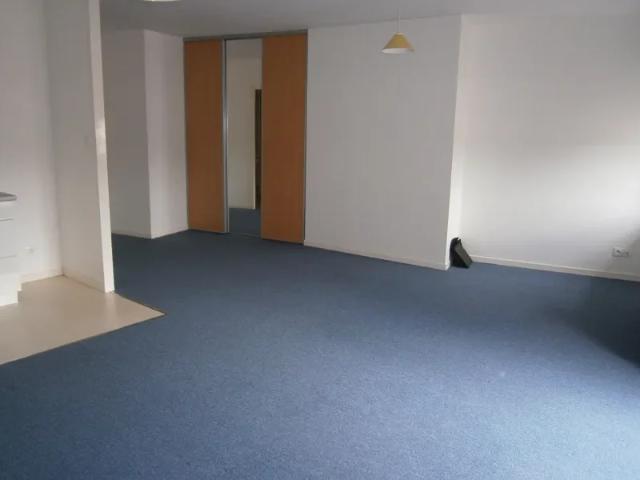 Location Appartement Rue Victor Martin, Neufchâteau