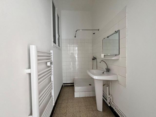 Location Appartement Rue Victor Maurel, Marseille
