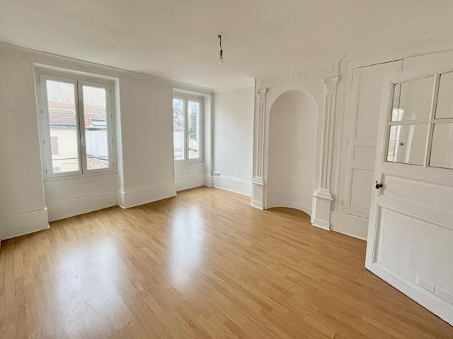 Location Appartement Rue Victor Hugo, Mâcon