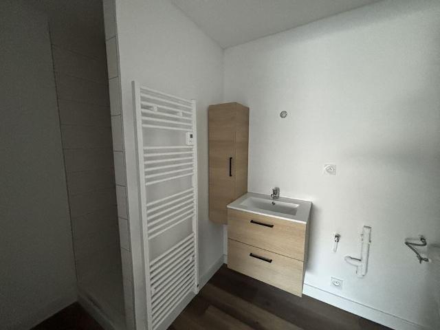Location Appartement Rue Victor Hugo, Navenne