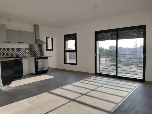 Location Appartement Rue Victor Hugo, Roussillon