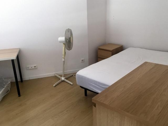 Location Appartement Rue Victor Lagrange, Lyon