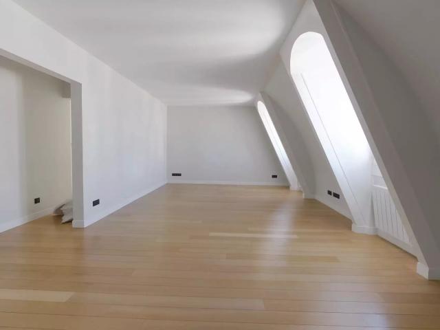 Location Appartement Rue Villaret de Joyeuse, Paris