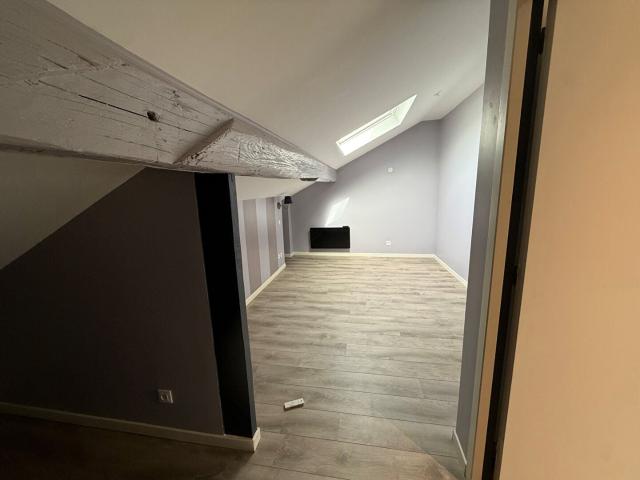 Location Appartement Rue Villebois Mareuil, Épernay